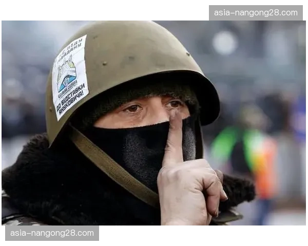 球迷文化:欧冠主题曲在基辅独立广场响起,数千球迷聚集为顿涅茨克矿工队助威 球迷文化:欧冠主题曲在基辅独立广场响起,数千球迷聚集为顿涅茨克矿工队助威